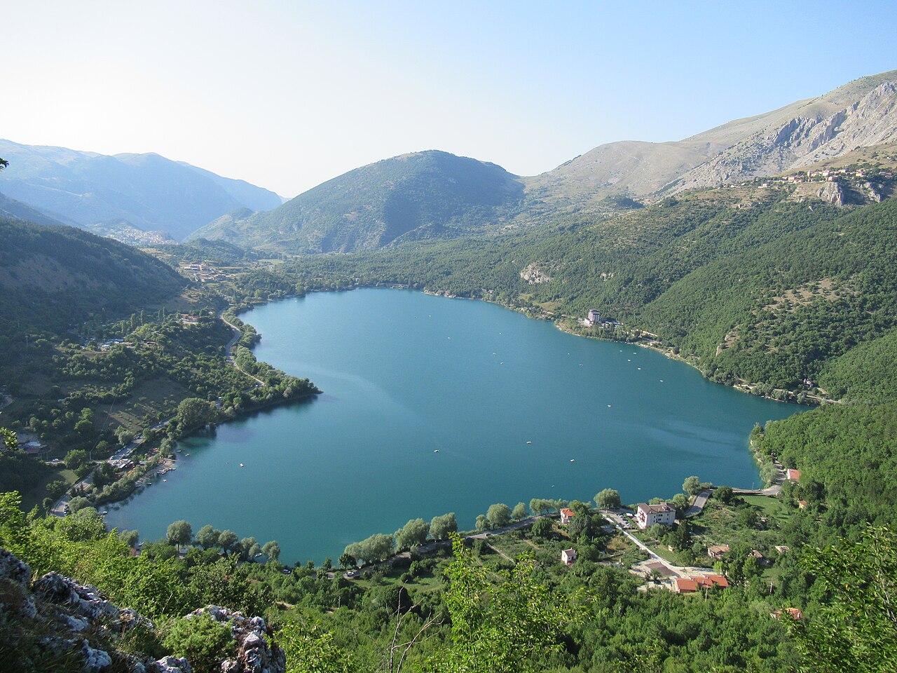Lago di Scanno dall'alto.